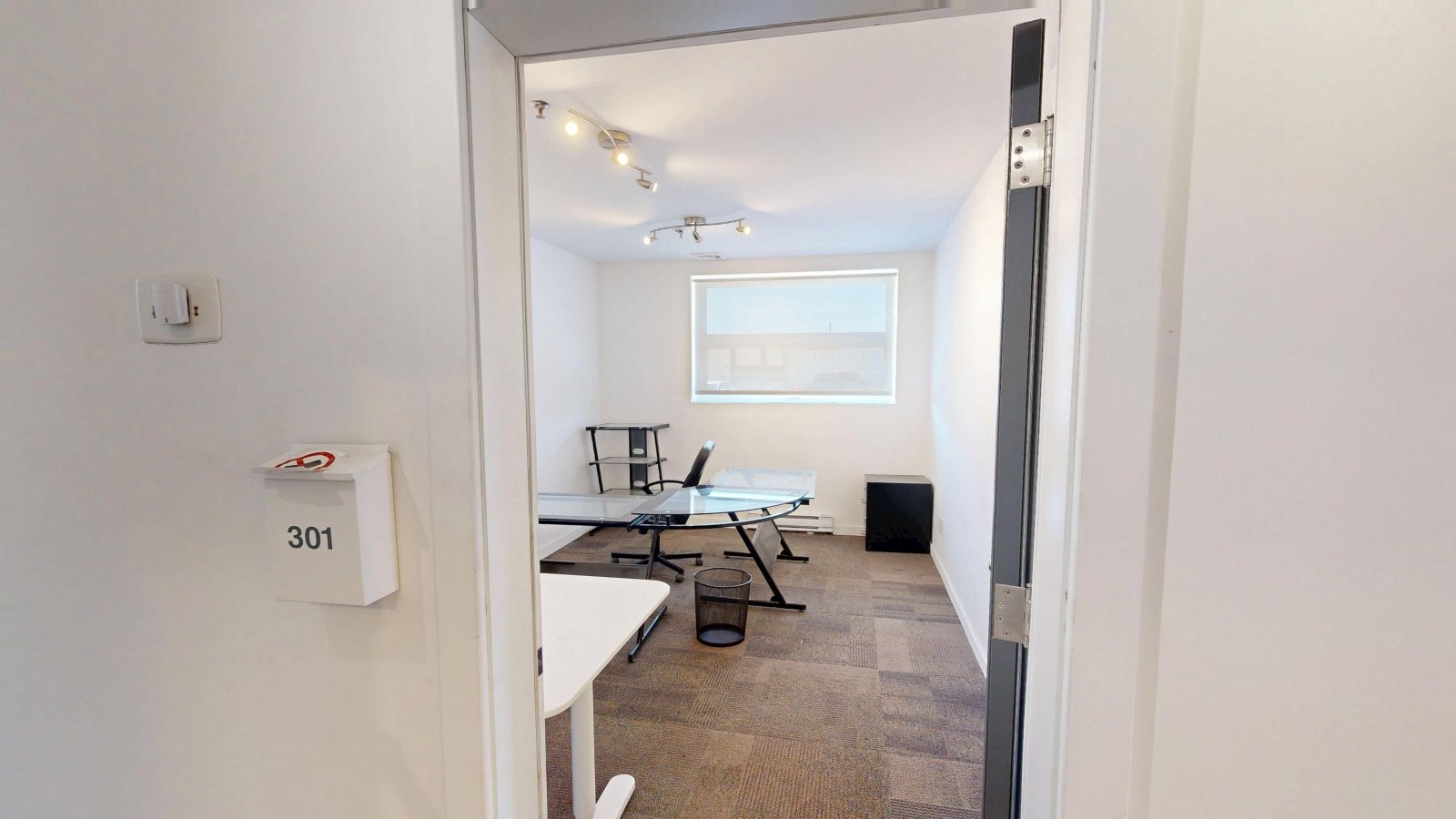 Suite 301 · 405 Place Dickson