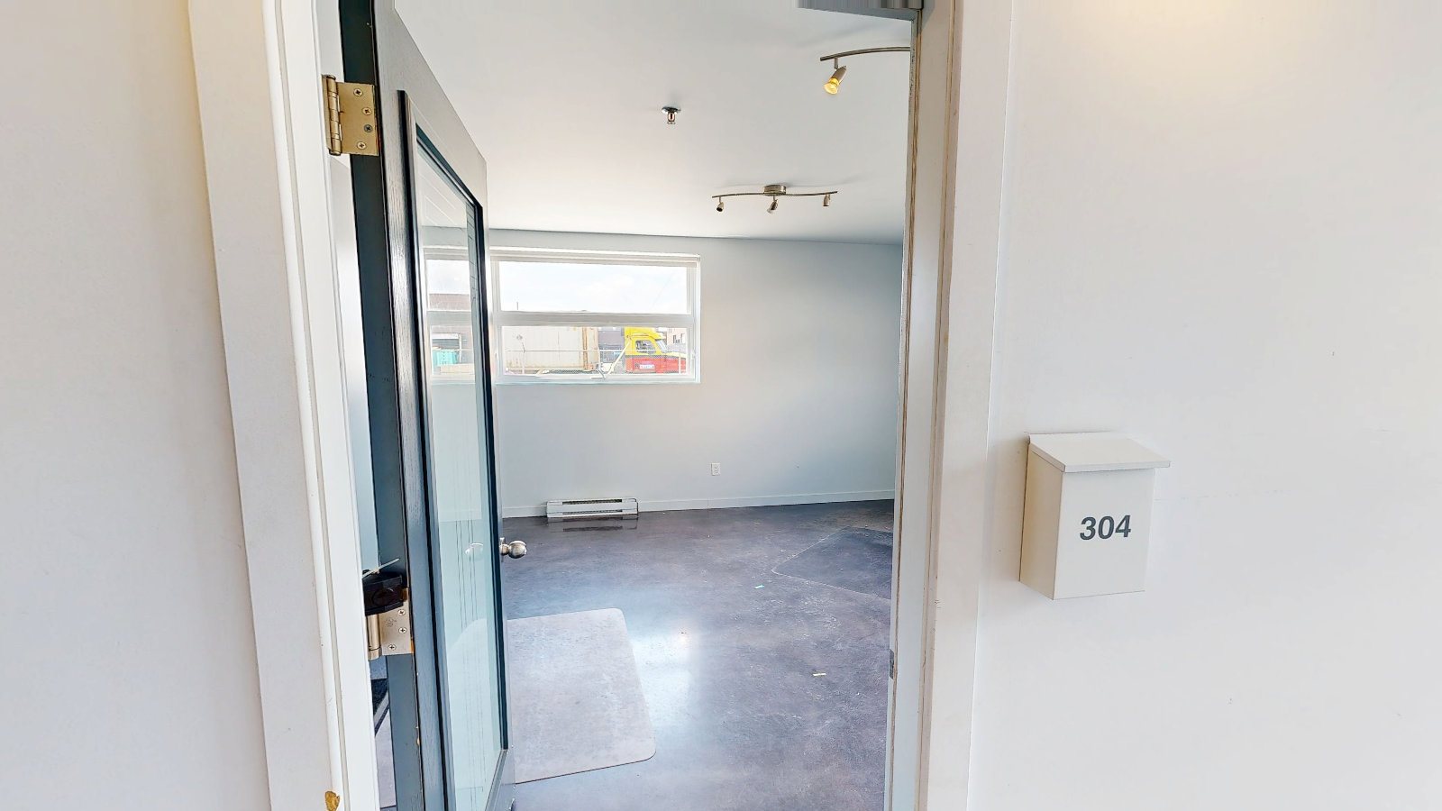 Suite 304 · 405 Place Dickson