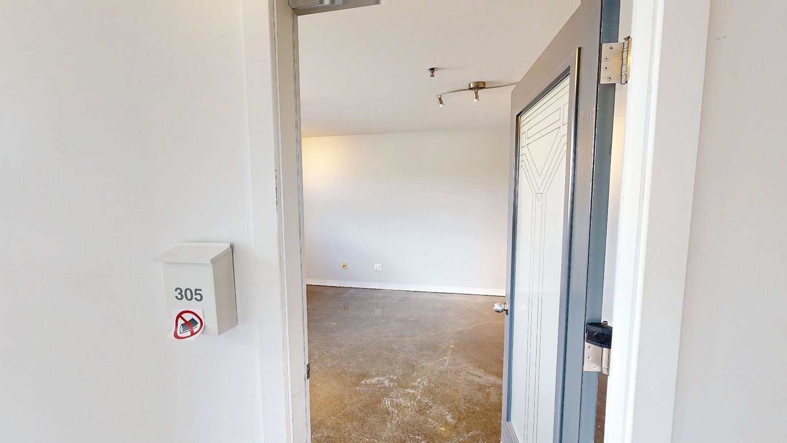 Suite 305 · 405 Place Dickson