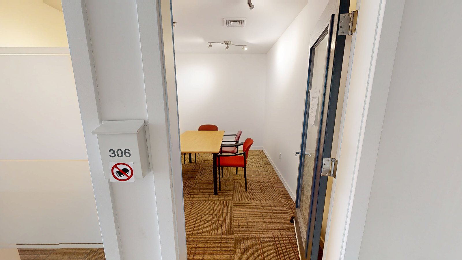 Suite 306 · 405 Place Dickson